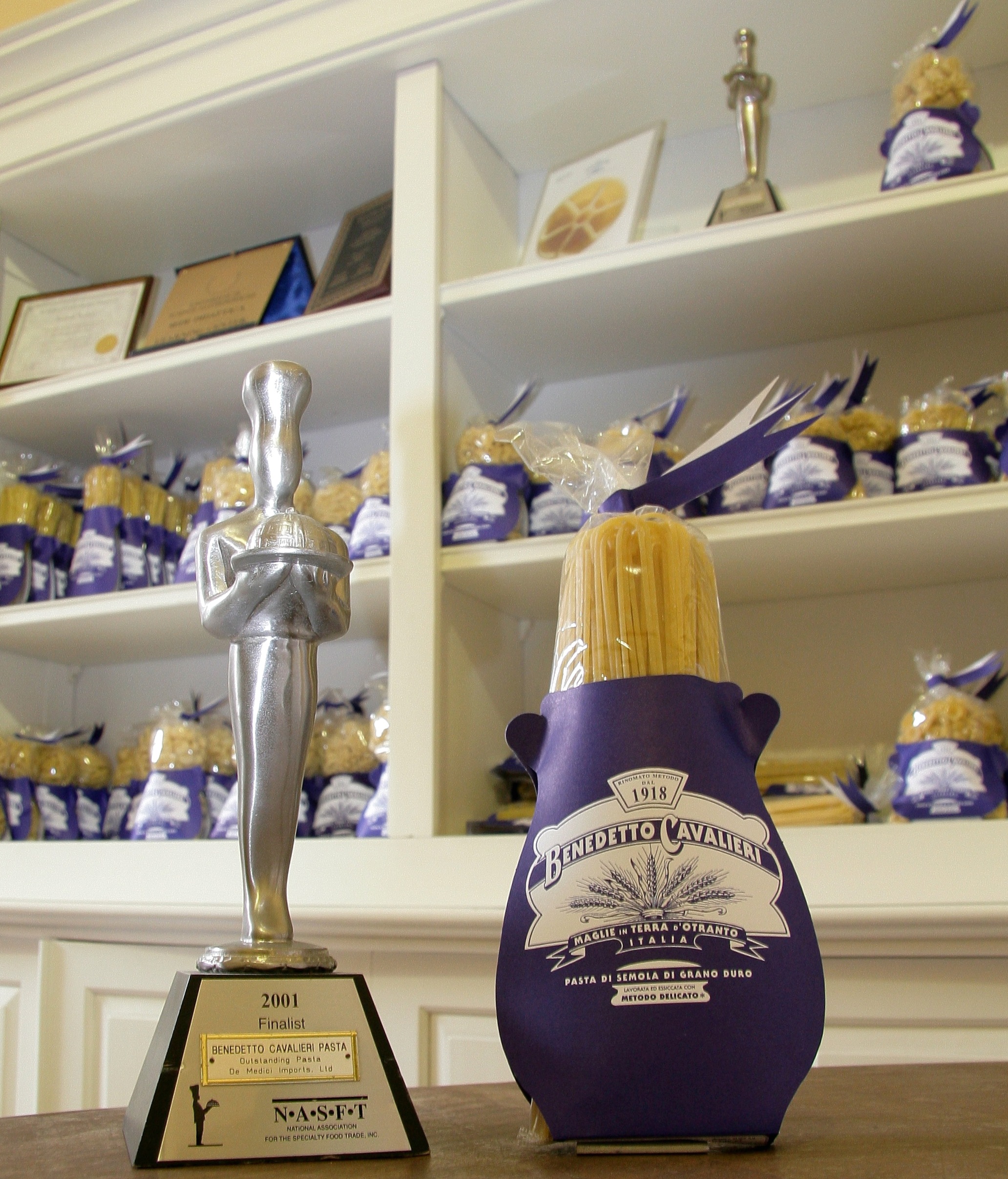 "Authentische Carbonara" Box - 8 Personen - Mit 500g Guanciale  - 400g Pecorino Romano  und 1Kg Spaghettoni 